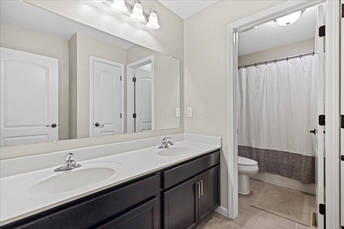 5922 Blue Star Drive, Grove City, Ohio image 37