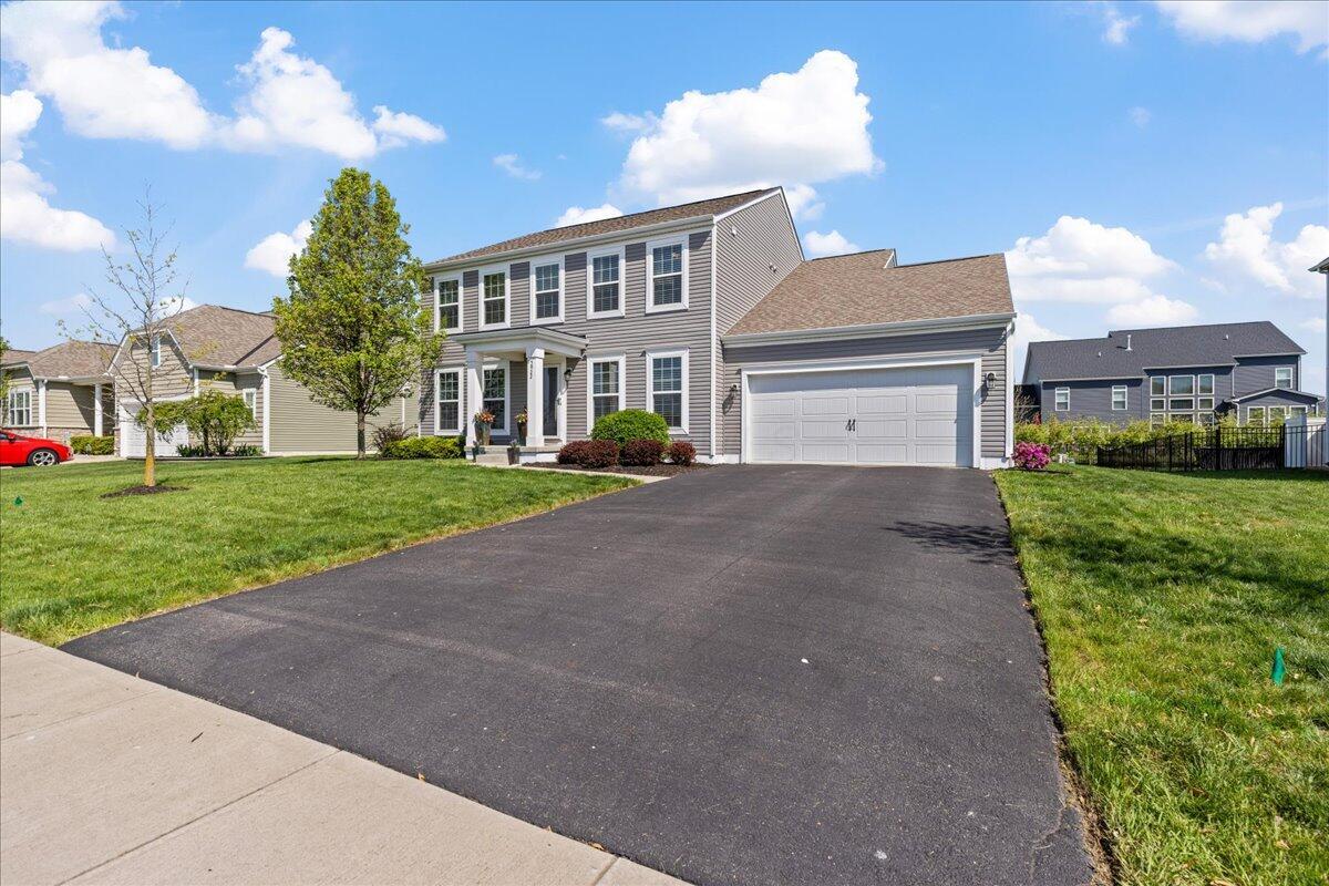 5922 Blue Star Drive, Grove City, Ohio image 4