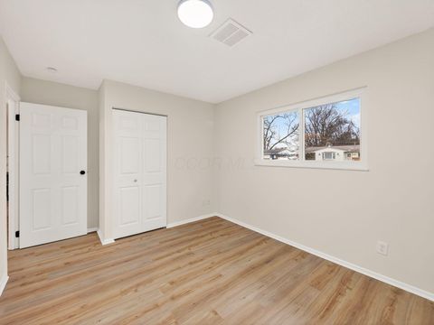 Tiny photo for 3105 Wessex Court, Columbus, OH 43232 (MLS # 225045455)