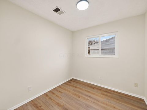 Tiny photo for 3105 Wessex Court, Columbus, OH 43232 (MLS # 225045455)