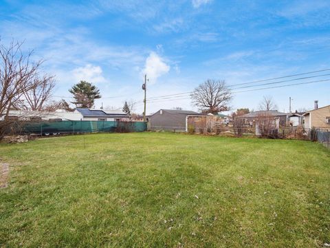 Tiny photo for 3105 Wessex Court, Columbus, OH 43232 (MLS # 225045455)