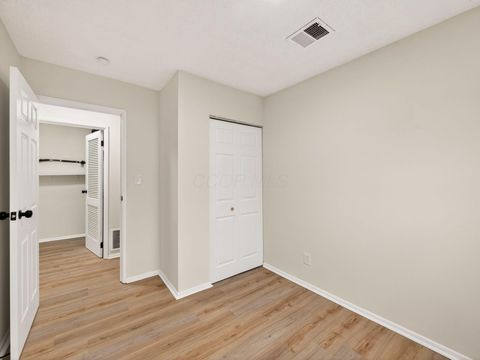 Tiny photo for 3105 Wessex Court, Columbus, OH 43232 (MLS # 225045455)