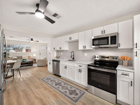 Tiny photo for 3105 Wessex Court, Columbus, OH 43232 (MLS # 225045455)