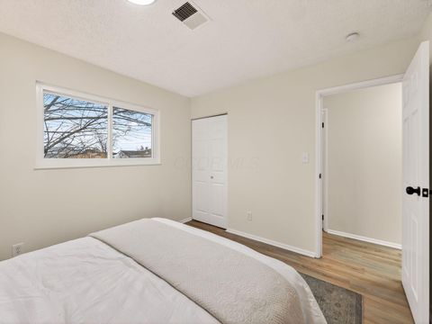 Tiny photo for 3105 Wessex Court, Columbus, OH 43232 (MLS # 225045455)