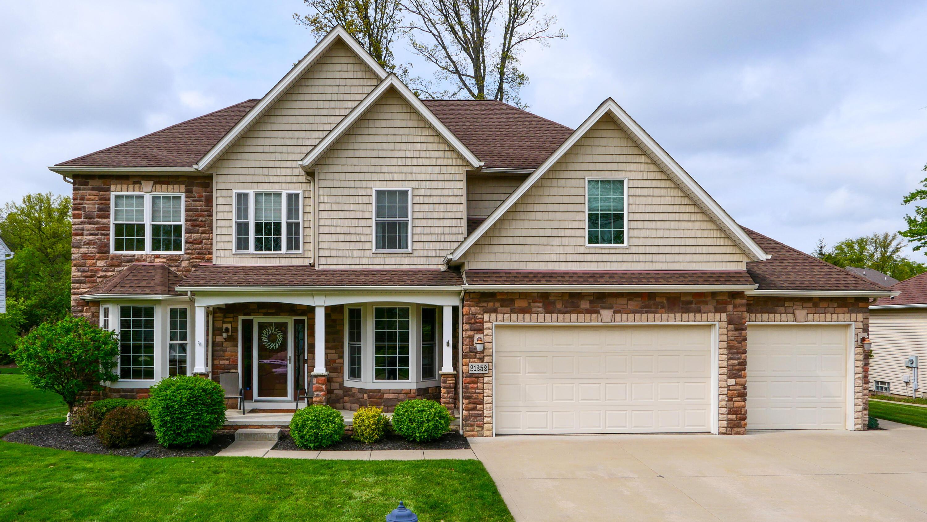 21252 Breckenridge Lane, Strongsville, Ohio image 1