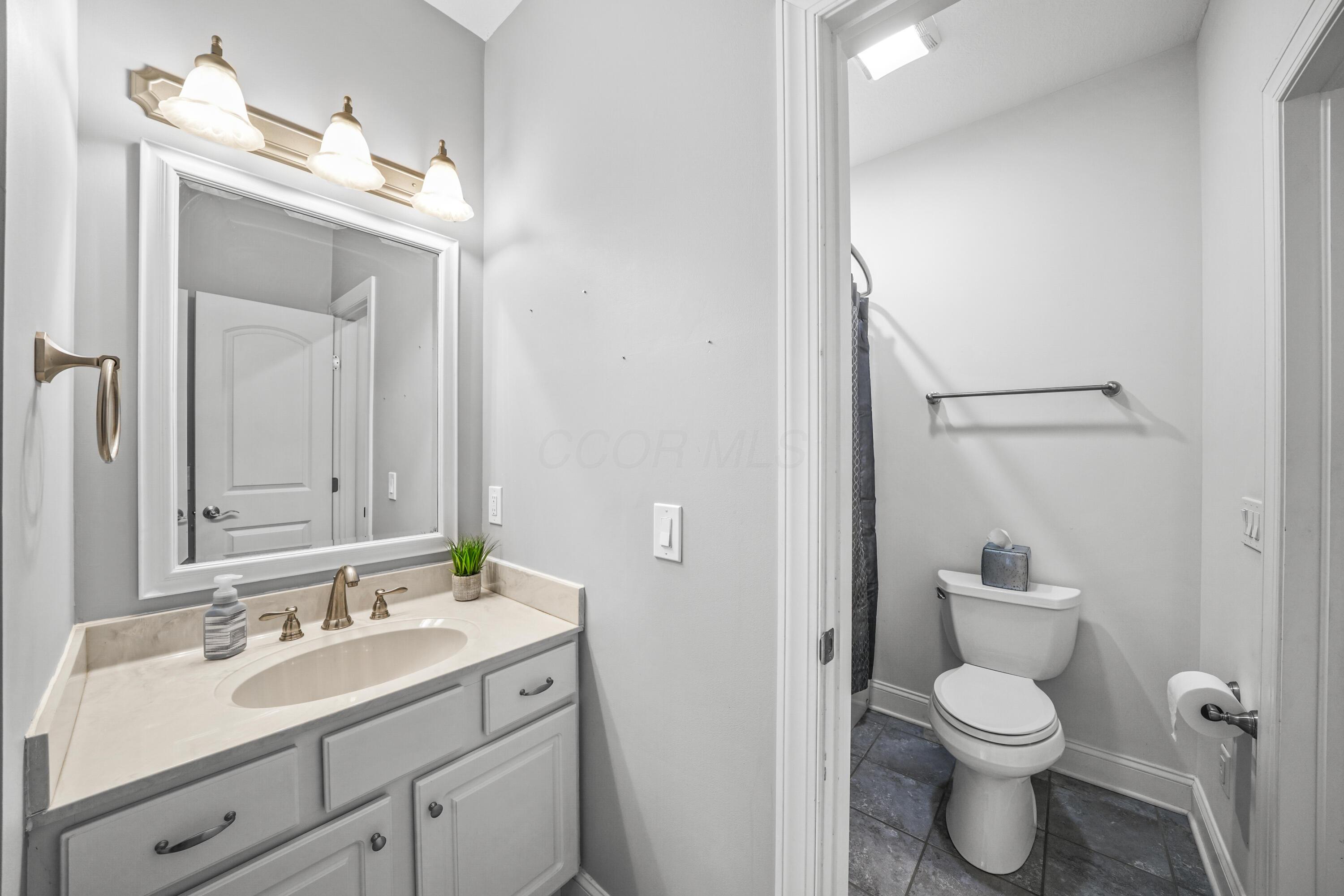 21252 Breckenridge Lane, Strongsville, Ohio image 40