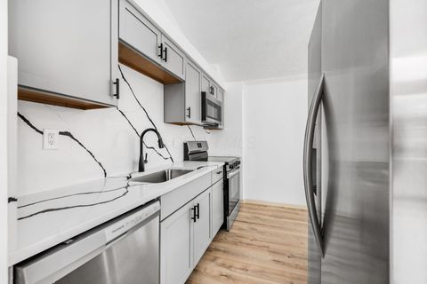 Tiny photo for 3800 Mount Hood Court, Columbus, OH 43230 (MLS # 226000820)