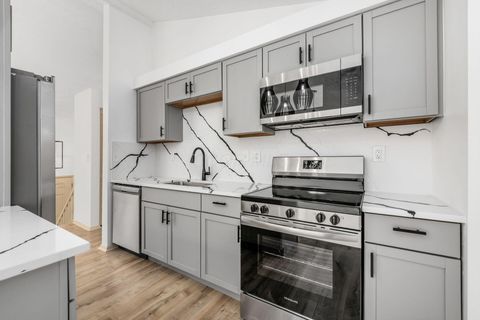 Tiny photo for 3800 Mount Hood Court, Columbus, OH 43230 (MLS # 226000820)