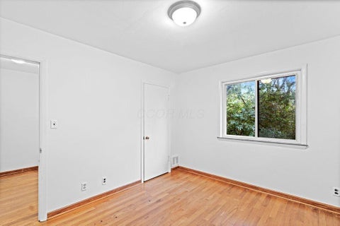 Tiny photo for 4067 Indianola Avenue 2B #2B, Columbus, OH 43214 (MLS # 226039595)