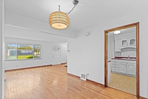 Tiny photo for 4067 Indianola Avenue 2B #2B, Columbus, OH 43214 (MLS # 226039595)
