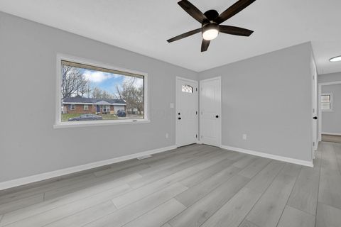 Tiny photo for 3333 Latonia Court, Columbus, OH 43232 (MLS # 225045155)