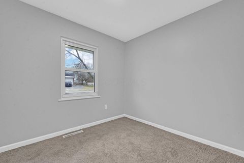 Tiny photo for 3333 Latonia Court, Columbus, OH 43232 (MLS # 225045155)
