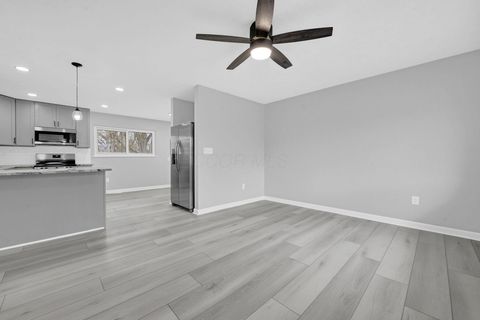 Tiny photo for 3333 Latonia Court, Columbus, OH 43232 (MLS # 225045155)