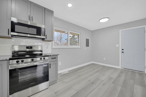 Tiny photo for 3333 Latonia Court, Columbus, OH 43232 (MLS # 225045155)