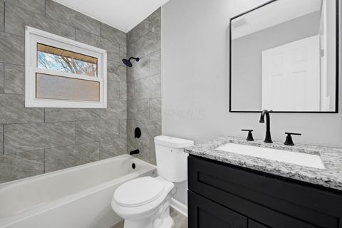 Tiny photo for 3333 Latonia Court, Columbus, OH 43232 (MLS # 225045155)