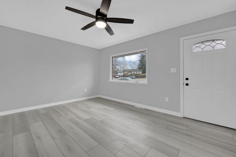 Tiny photo for 3333 Latonia Court, Columbus, OH 43232 (MLS # 225045155)