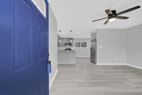 Tiny photo for 3333 Latonia Court, Columbus, OH 43232 (MLS # 225045155)