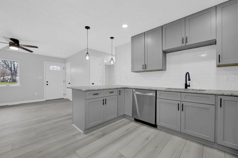 Tiny photo for 3333 Latonia Court, Columbus, OH 43232 (MLS # 225045155)