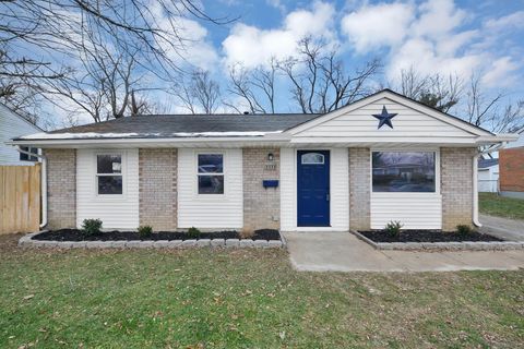Photo of 3333 Latonia Court, Columbus, OH 43232 (MLS # 225045155)