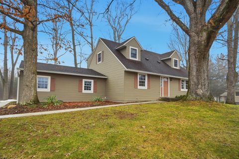 Photo of 658 Knoll Drive, Granville, OH 43023 (MLS # 226005553)