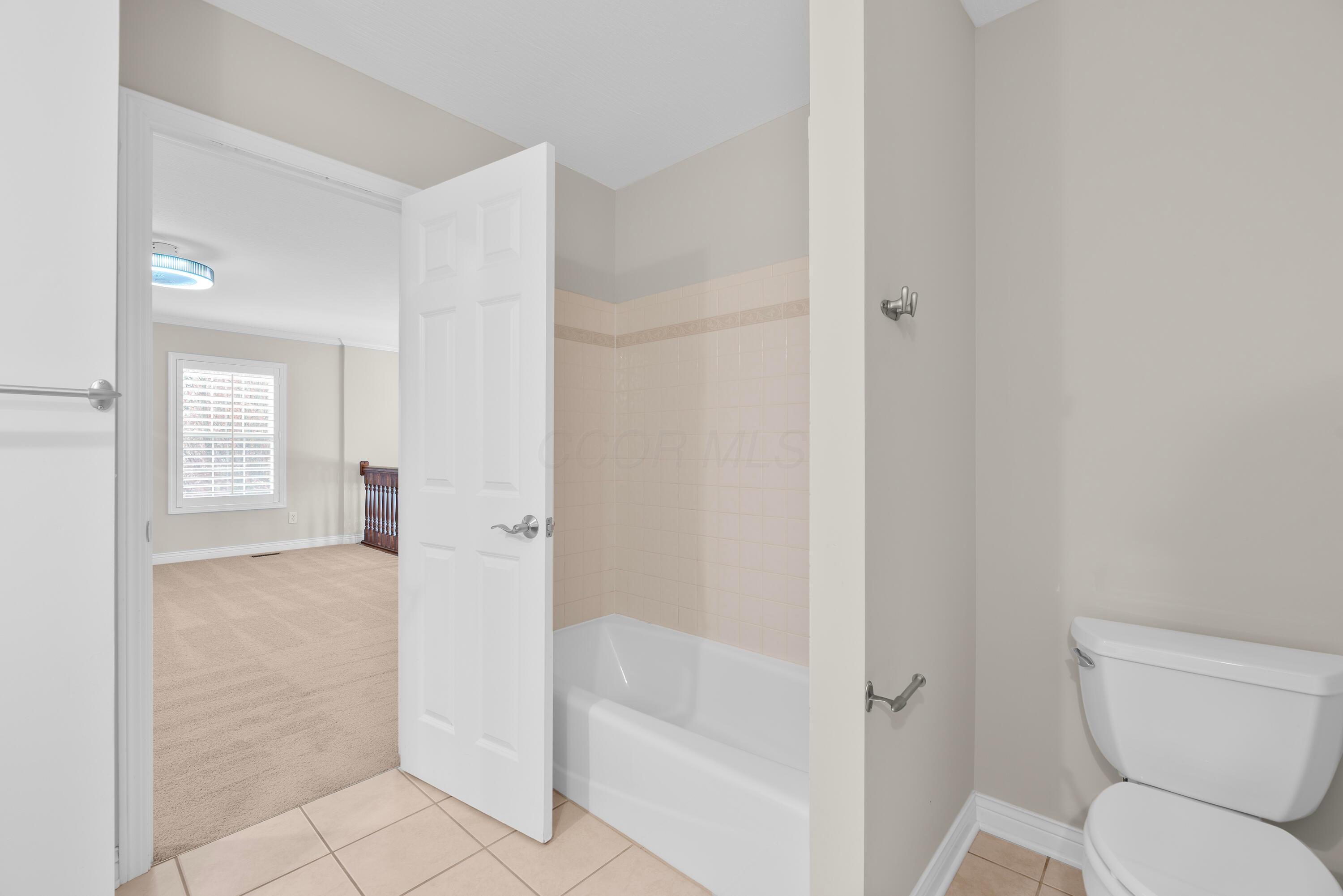6885 Margarum Bend, New Albany, Ohio image 41