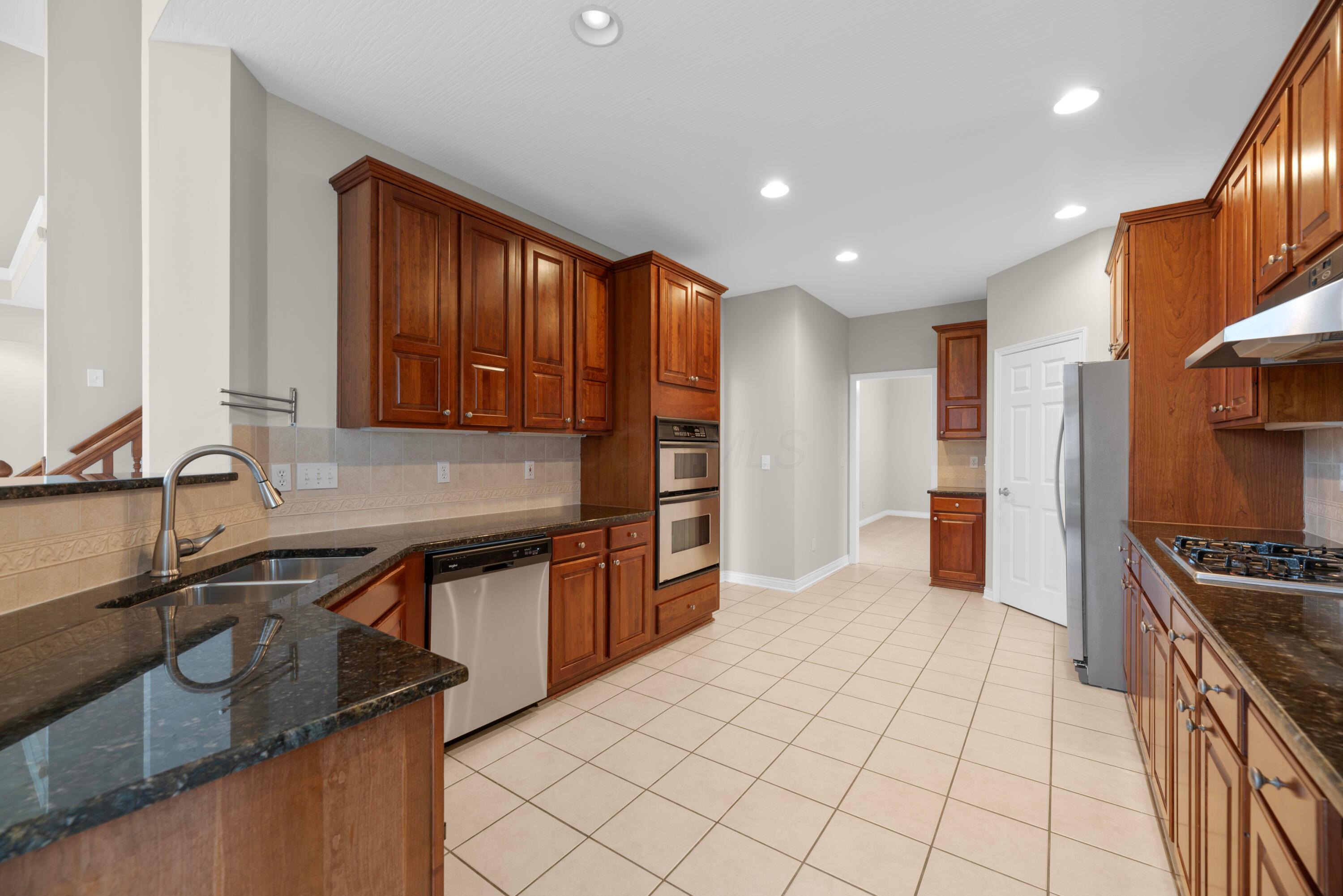 6885 Margarum Bend, New Albany, Ohio image 16