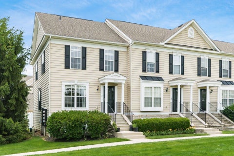 Photo of 75535 Rainbow Falls Street 7 #7, Dublin, OH 43016 (MLS # 226022433)