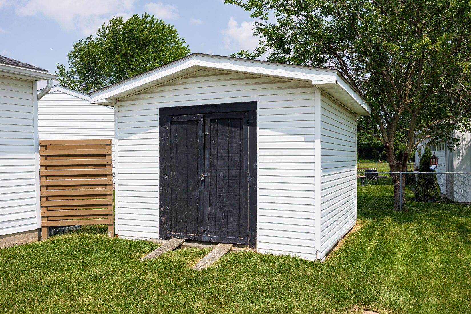 8396 Silverbell Avenue, Galloway, Ohio image 33