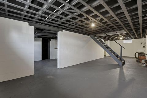 Tiny photo for 2947 E Mound Street, Columbus, OH 43209 (MLS # 226002382)