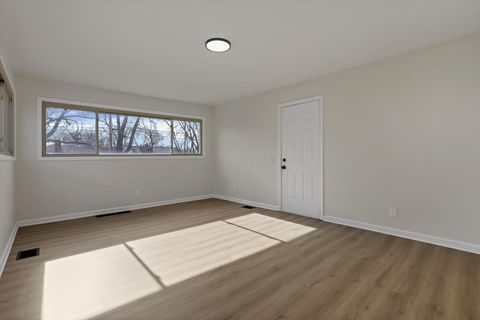 Tiny photo for 2947 E Mound Street, Columbus, OH 43209 (MLS # 226002382)