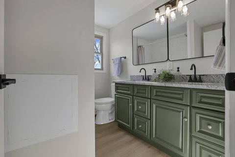 Tiny photo for 2947 E Mound Street, Columbus, OH 43209 (MLS # 226002382)