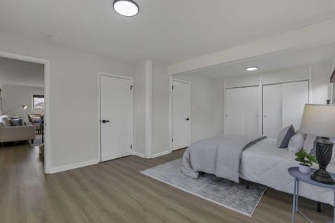 Tiny photo for 2947 E Mound Street, Columbus, OH 43209 (MLS # 226002382)