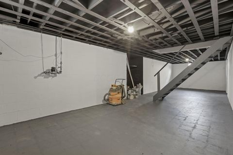 Tiny photo for 2947 E Mound Street, Columbus, OH 43209 (MLS # 226002382)