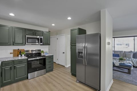 Tiny photo for 2947 E Mound Street, Columbus, OH 43209 (MLS # 226002382)