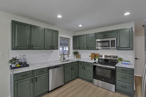 Tiny photo for 2947 E Mound Street, Columbus, OH 43209 (MLS # 226002382)