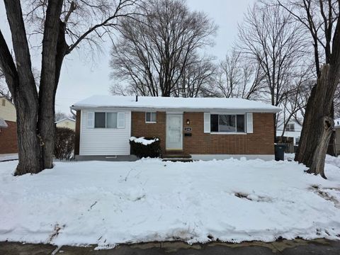 Photo of 2144 Toni Street, Columbus, OH 43219 (MLS # 226003310)