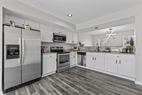 Photo of 5167 Horseshoe Falls Drive 9 #9, Dublin, OH 43016 (MLS # 225034854)