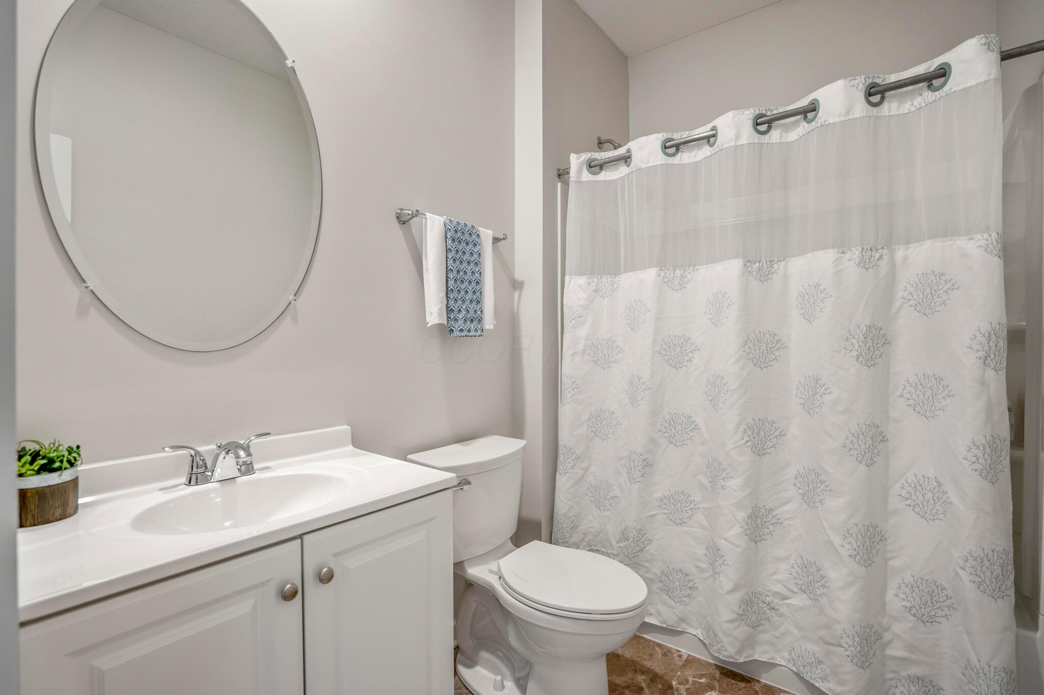 1002 Leslie Drive, Plain City, Ohio image 23
