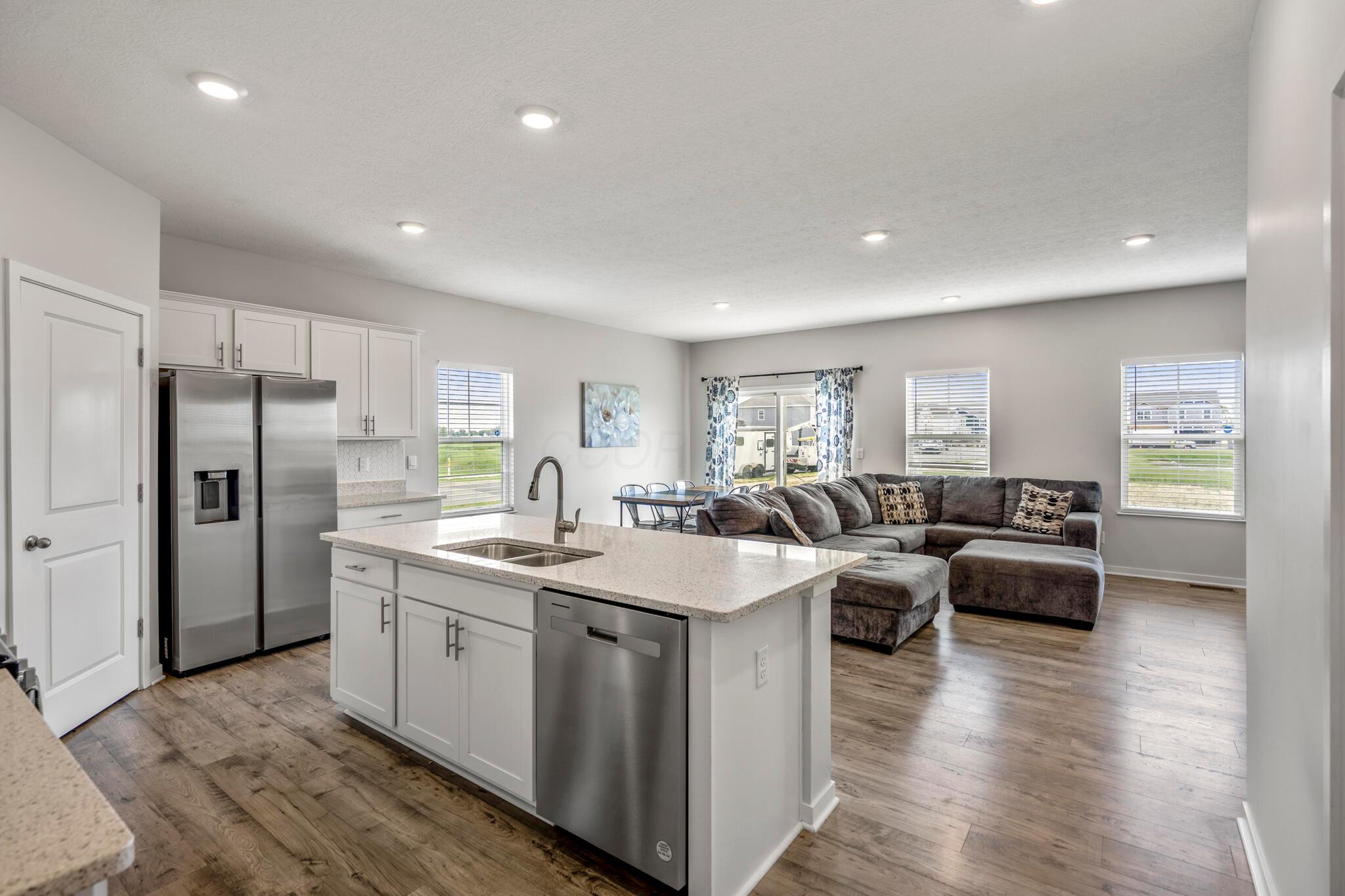 1002 Leslie Drive, Plain City, Ohio image 12
