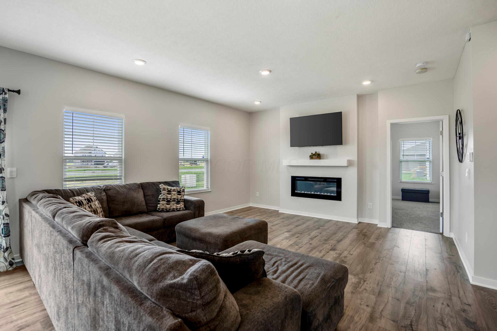 1002 Leslie Drive, Plain City, Ohio image 16