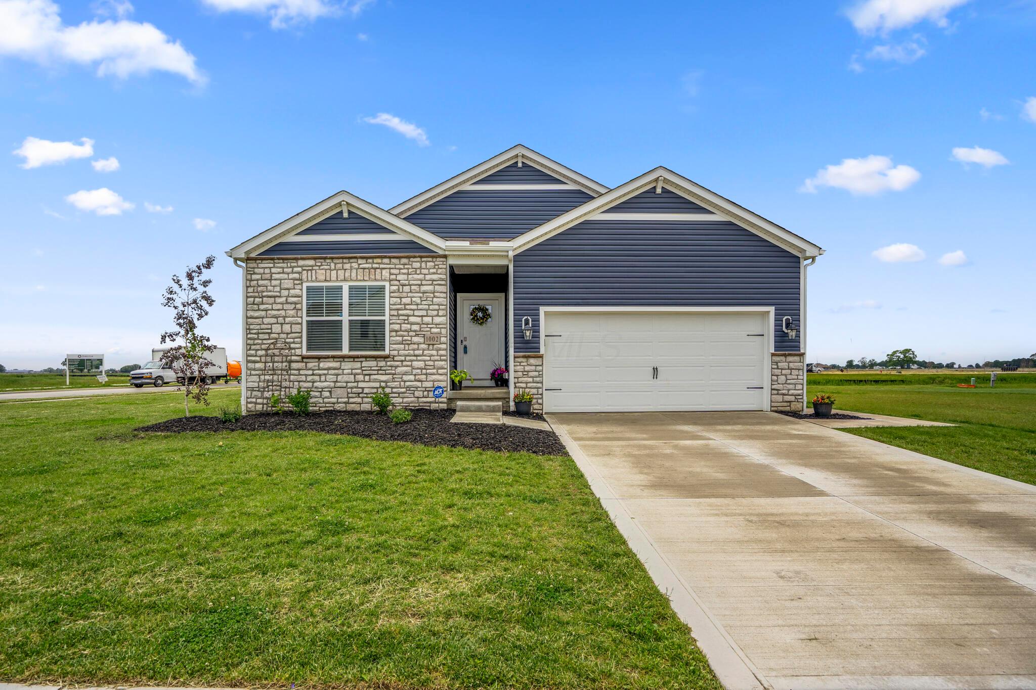 1002 Leslie Drive, Plain City, Ohio image 1