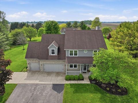 Photo of 8870 Surrey Lane, Plain City, OH 43064 (MLS # 226014873)