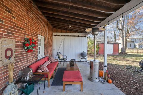 Tiny photo for 102 W Lincoln Avenue, Delaware, OH 43015 (MLS # 226001084)