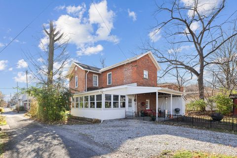 Tiny photo for 102 W Lincoln Avenue, Delaware, OH 43015 (MLS # 226001084)