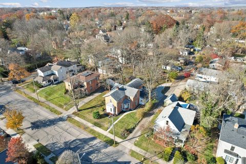 Tiny photo for 102 W Lincoln Avenue, Delaware, OH 43015 (MLS # 226001084)