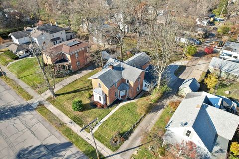 Tiny photo for 102 W Lincoln Avenue, Delaware, OH 43015 (MLS # 226001084)