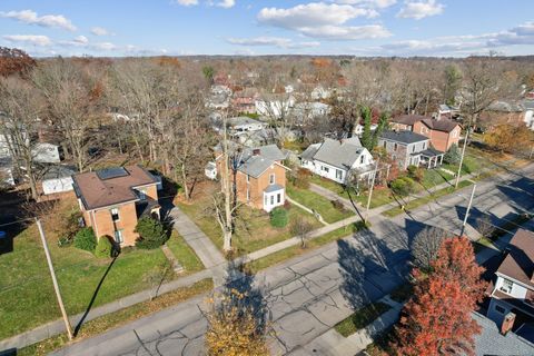 Tiny photo for 102 W Lincoln Avenue, Delaware, OH 43015 (MLS # 226001084)