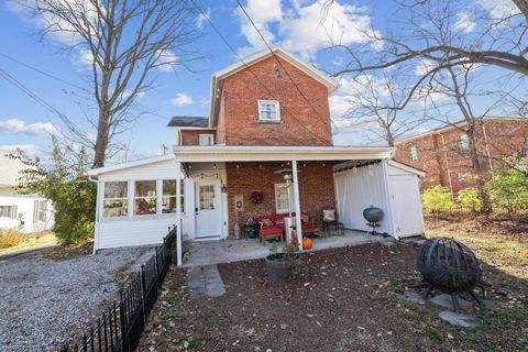 Tiny photo for 102 W Lincoln Avenue, Delaware, OH 43015 (MLS # 226001084)