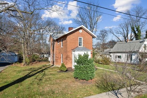 Tiny photo for 102 W Lincoln Avenue, Delaware, OH 43015 (MLS # 226001084)