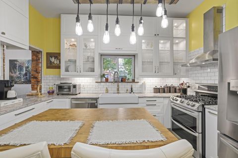 Tiny photo for 102 W Lincoln Avenue, Delaware, OH 43015 (MLS # 226001084)